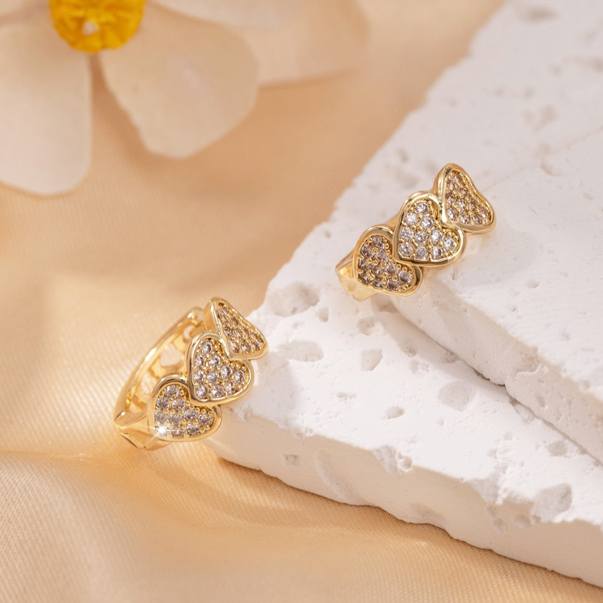 Heart Shape Hoop Earrings For Women With Copper Studs, Electroplated Gold Plating And Zircon Inlay