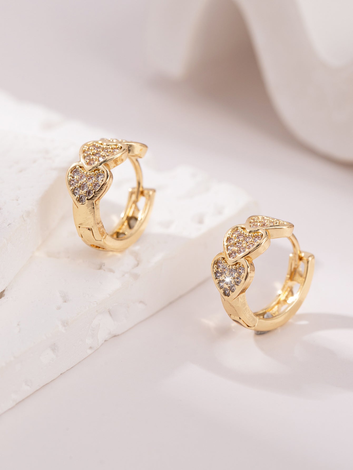 Heart Shape Hoop Earrings For Women With Copper Studs, Electroplated Gold Plating And Zircon Inlay