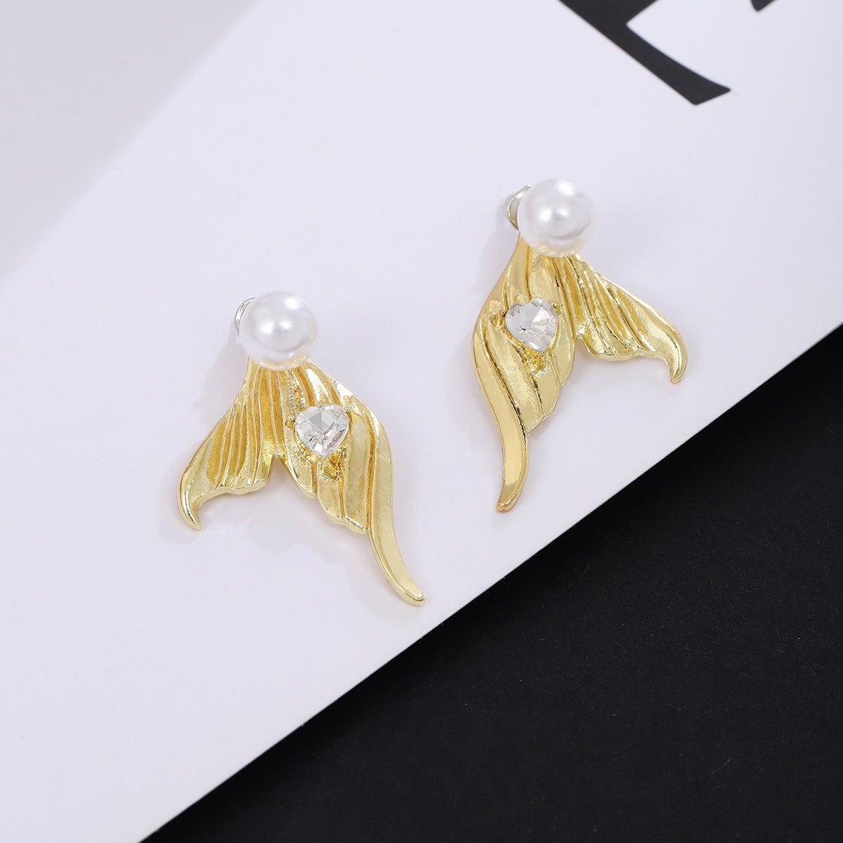 Gold Fish Tail Earrings For Women Featuring Copper Ear Pins In New Style Made Of Zinc Alloy