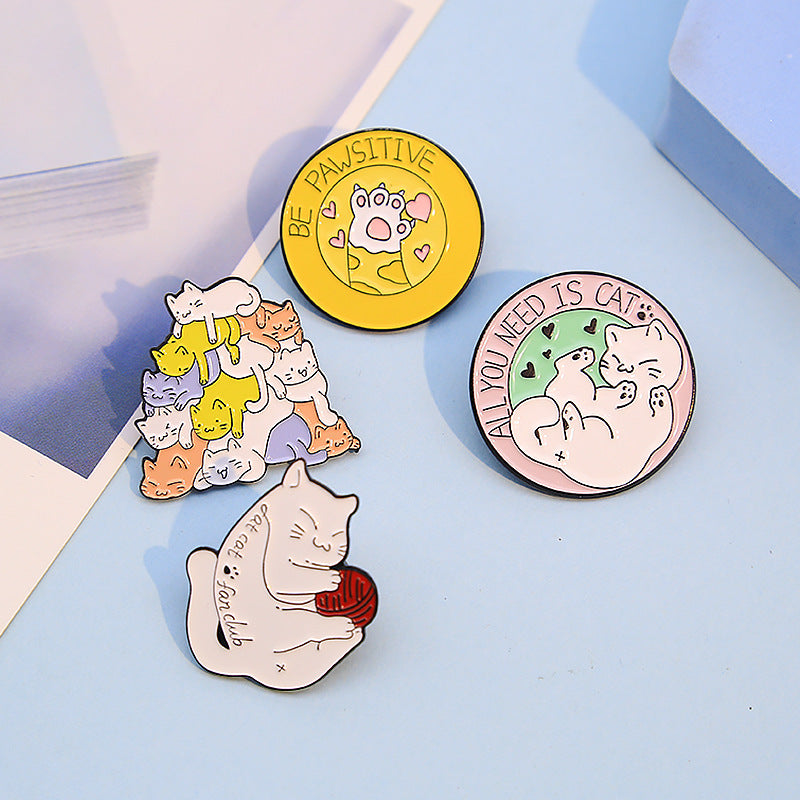 Cat Pin Made Of Alloy With Electroplated Finish, Available In White