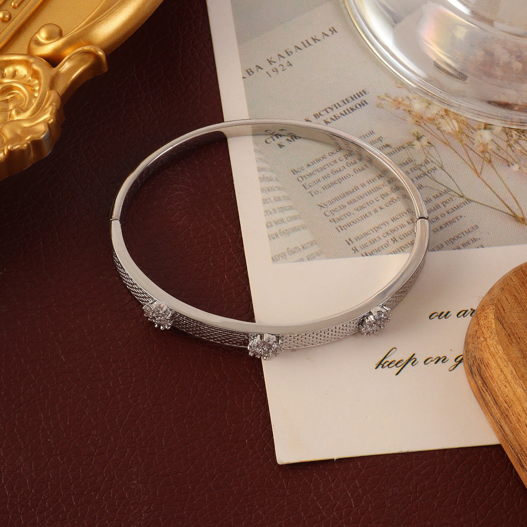 Elegant Flowers Brushed Copper Bangle For Women With Electroplated Gold Plating And Gem Inlay
