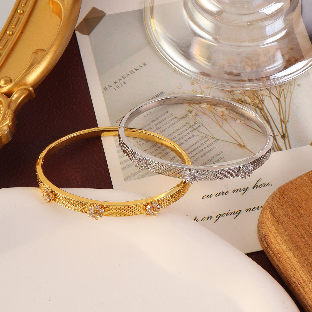 Elegant Flowers Brushed Copper Bangle For Women With Electroplated Gold Plating And Gem Inlay
