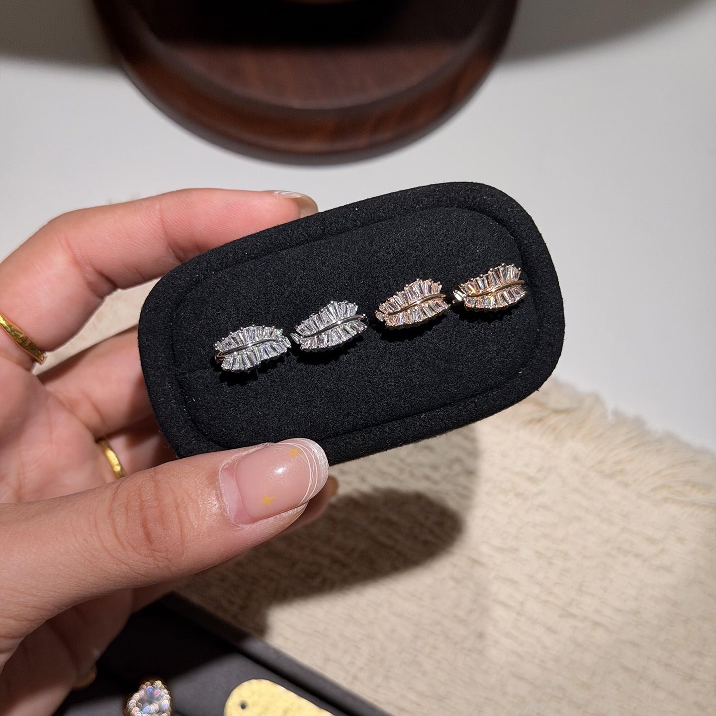 Leaves Clip Earrings For Women In Copper With Electroplated Platinum And Zircon Inlay
