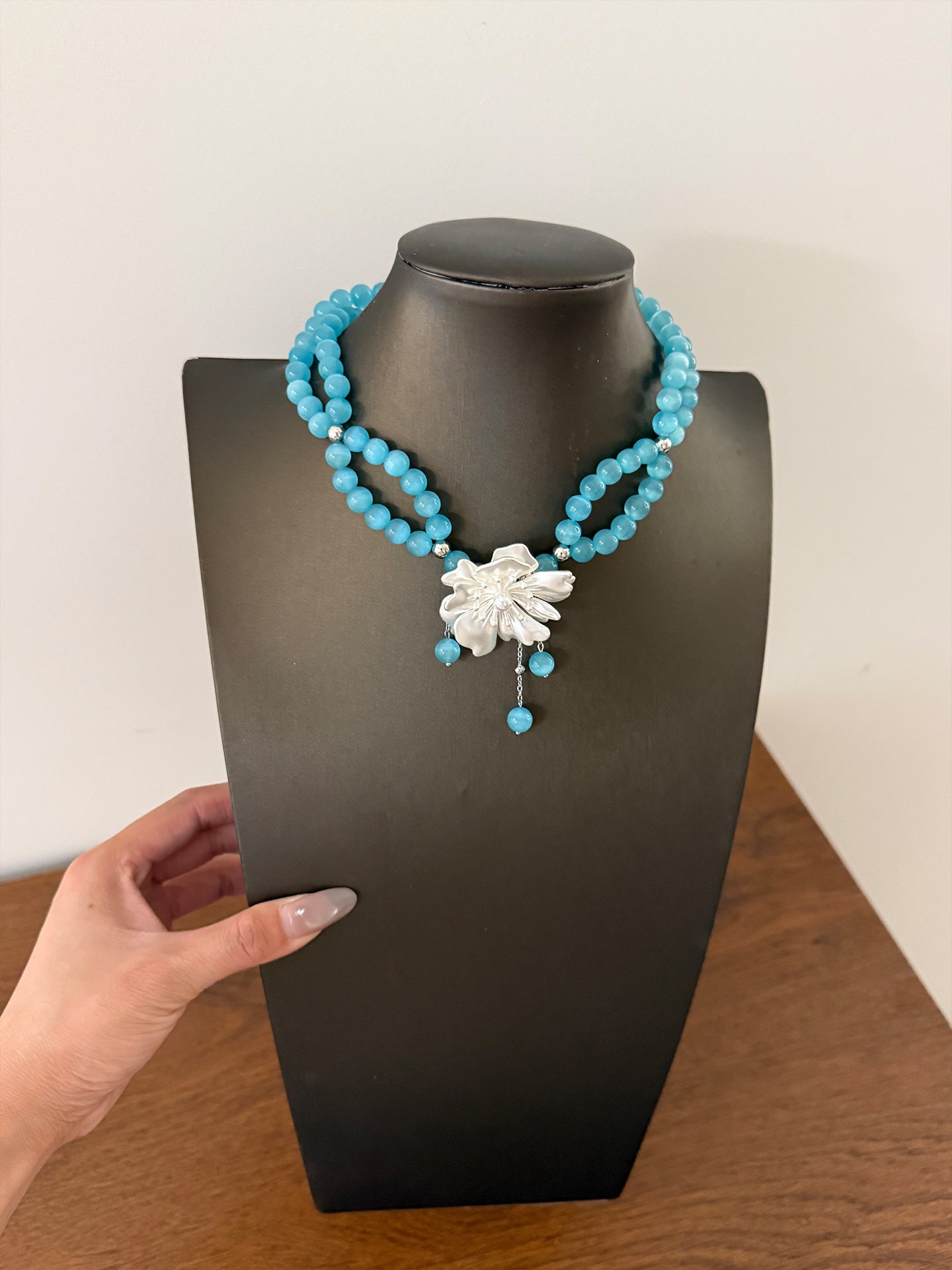 Sweet Lake Blue Beaded Flowers Necklace For Women Featuring Beads Craftsmanship