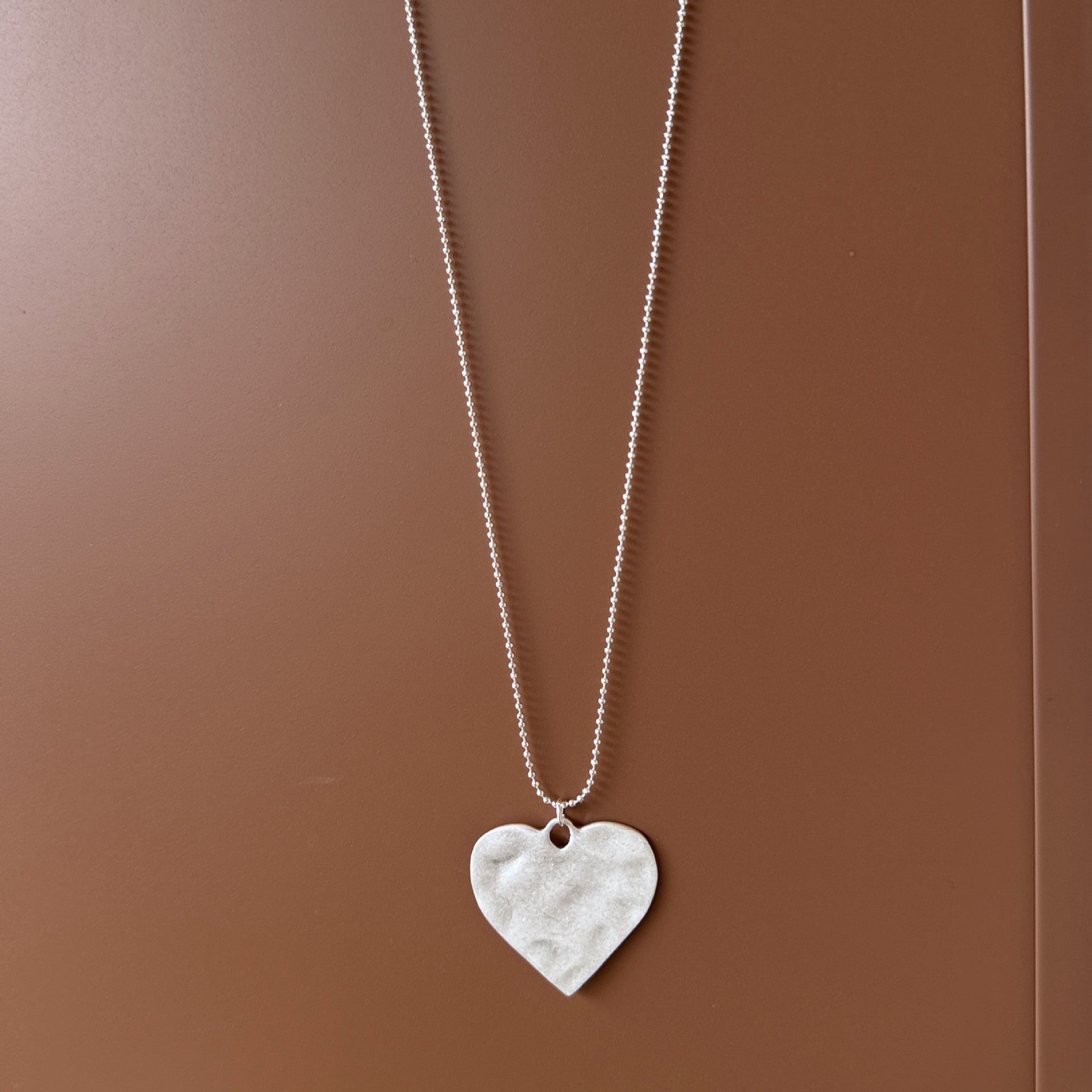 Heart Shape Long Necklace For Unisex Featuring Freshwater Pearl In Copper With Electroplated Alloy Pendant And Slider Chain