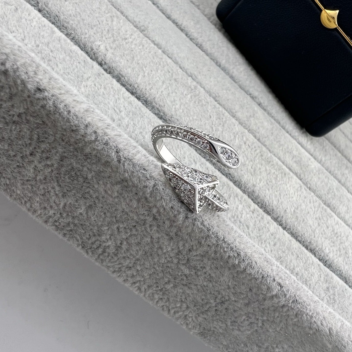 Arrow Open Ring For Women In Rose Gold V Gold With Rhinestones Inlay