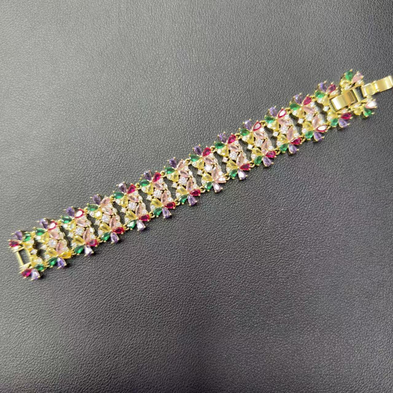 Oval Bezel Setting Copper Bracelet For Women With Electroplated Gold Plating And Zircon Inlay