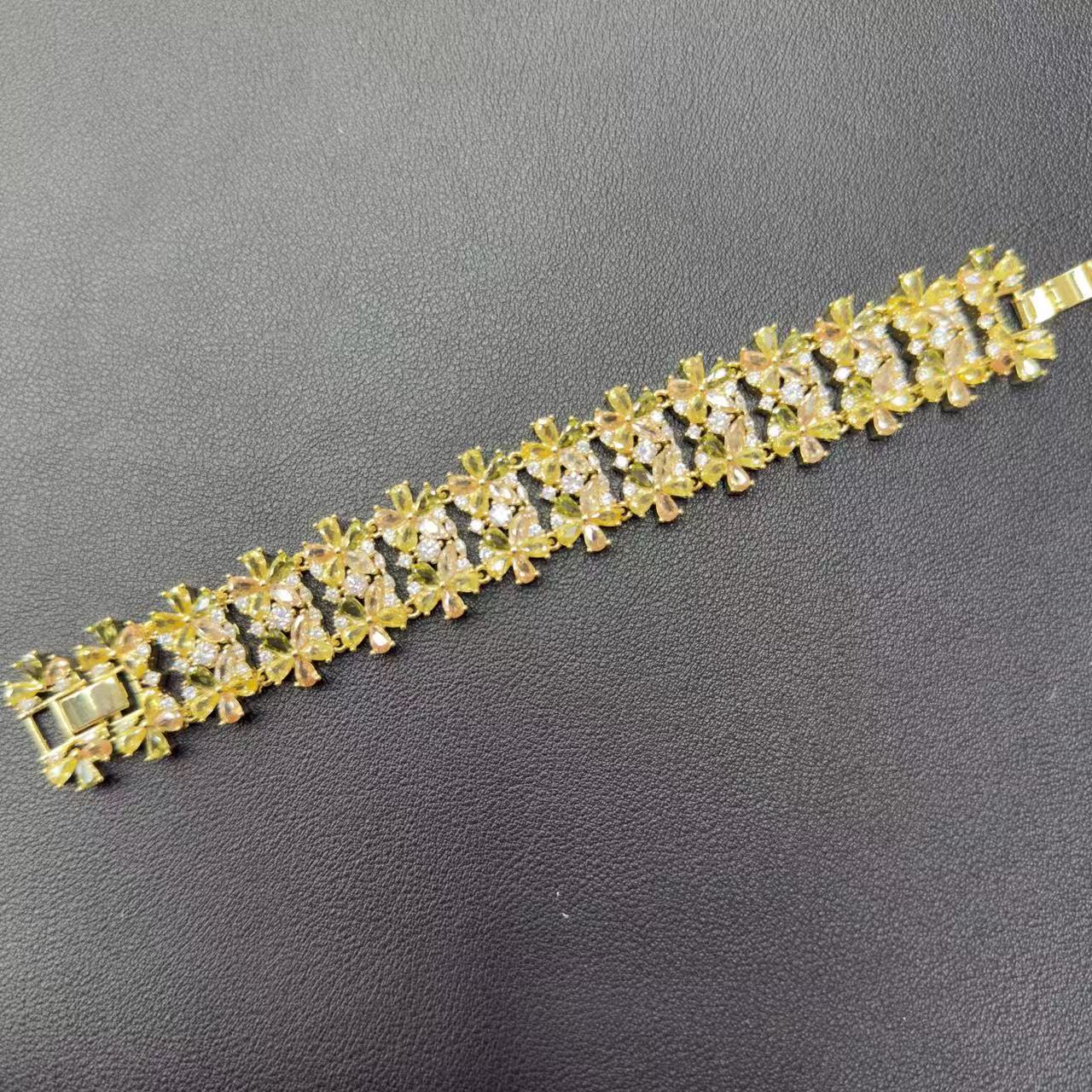 Oval Bezel Setting Copper Bracelet For Women With Electroplated Gold Plating And Zircon Inlay