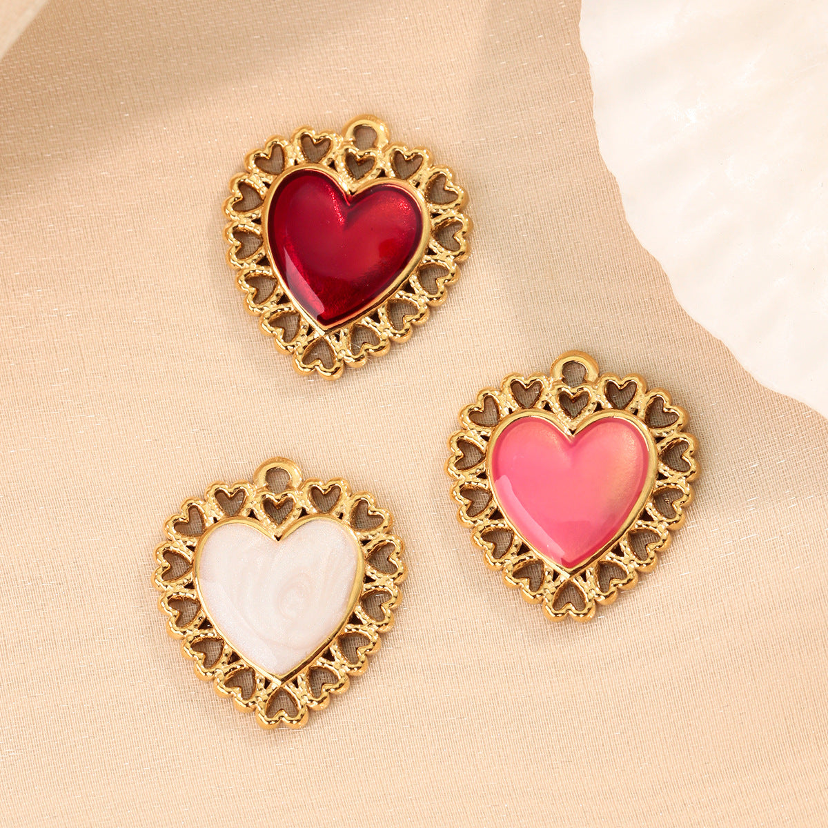 Heart Shape Pendant In 304 Stainless Steel With Enamel Craftsmanship, Retro Style Jewelry Accessory