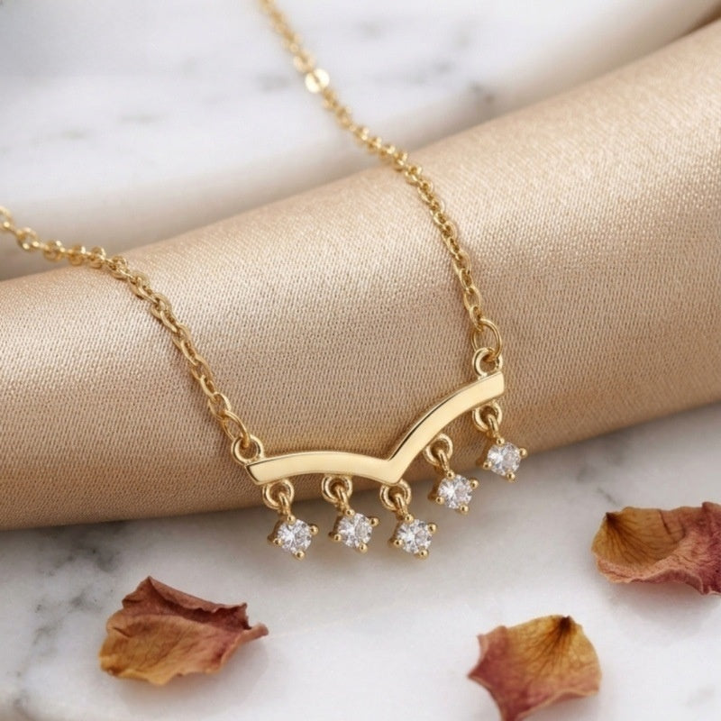 Gold Letter Pendant Necklace For Women With PVD Coated 304 Stainless Steel And Rhinestones On Cable Chain