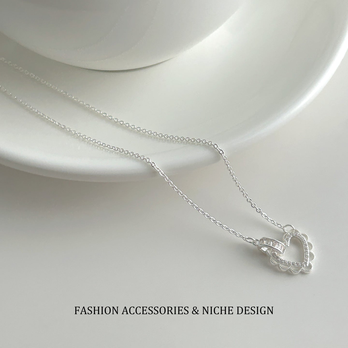 Elegant Lace Necklace For Women Featuring Electroplated Copper Pendant In Stylish Design