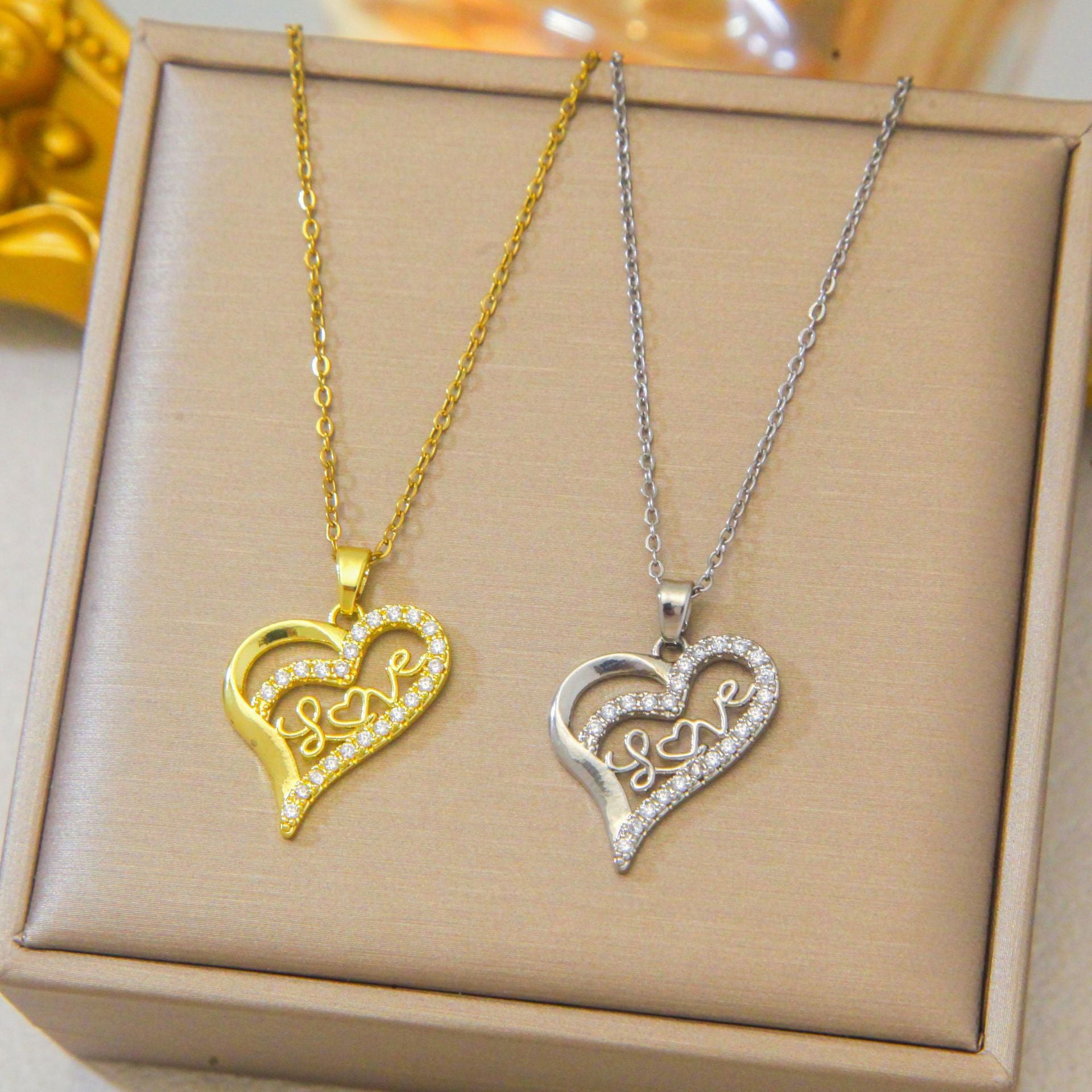 Heart Shape Gold Necklace In New Style With Copper Pendant And Titanium Steel Cable Chain For Women