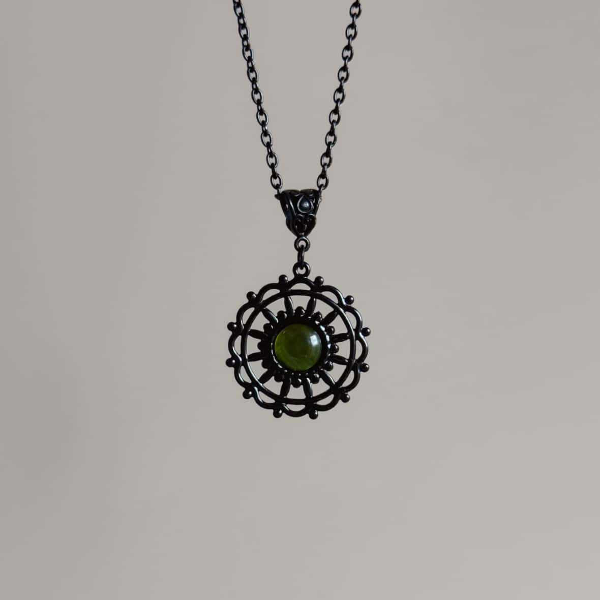 Gothic Green Stone Necklace For Women Featuring Copper Pendant Material
