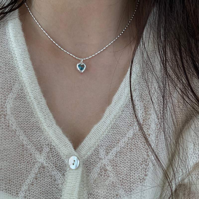 Heart Shape New Style Necklace For Women In Electroplated Copper Material