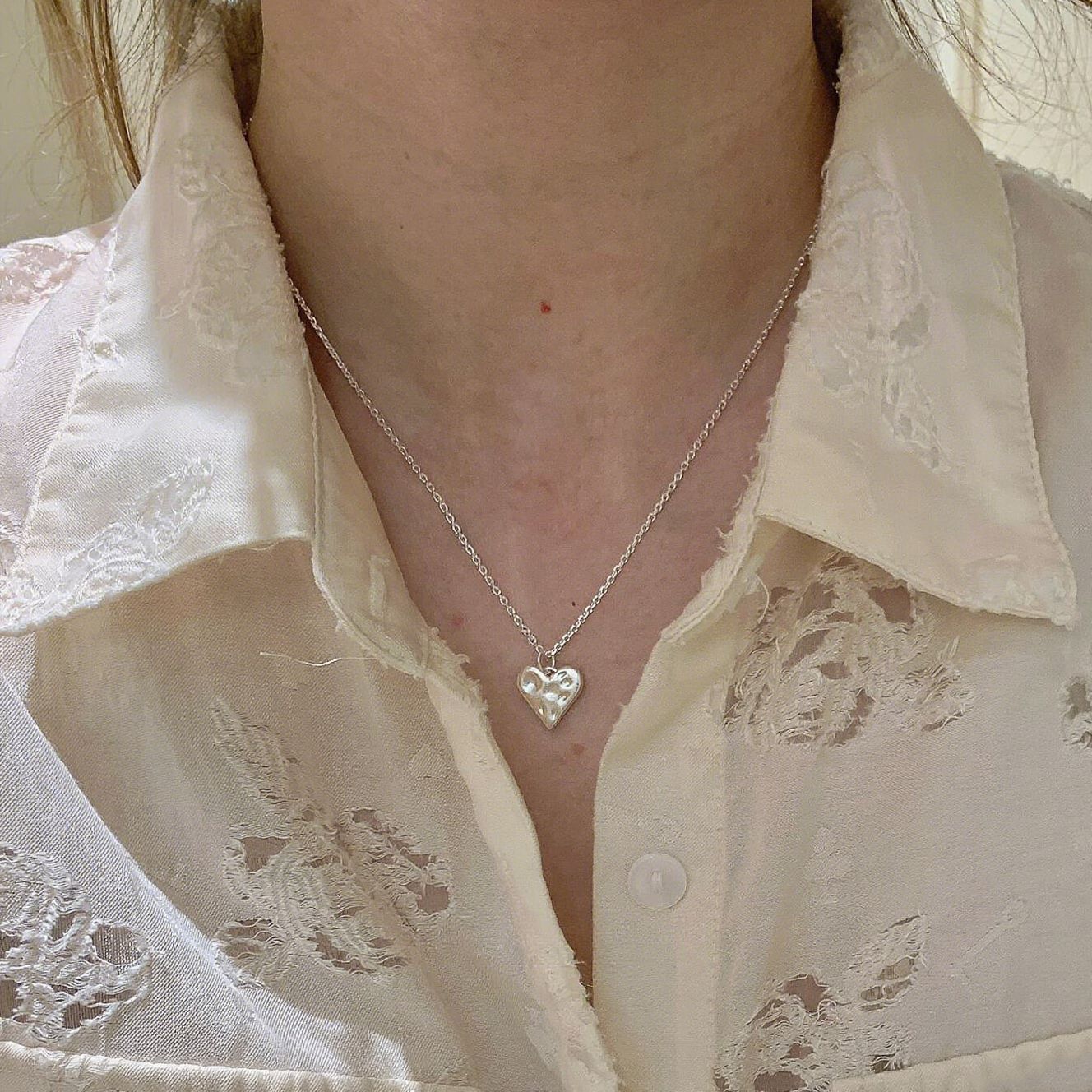 New Style Heart Shape Hammered Copper Choker Necklace In Silver For Women