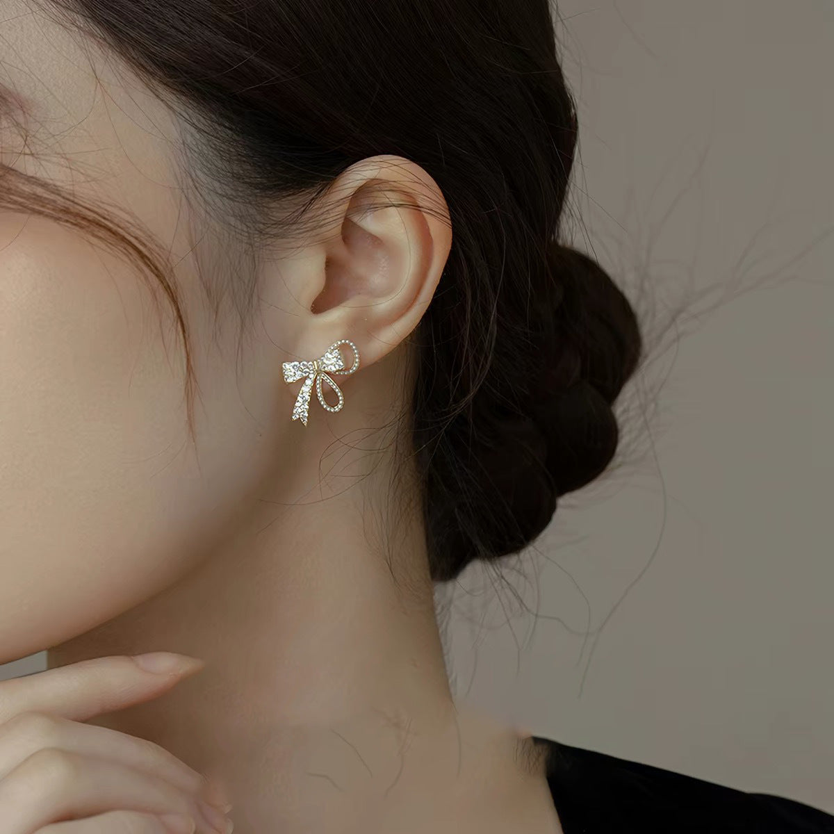 Bow Tie Stud Earrings For Women, 1 Pair, Made Of Copper Featuring Retro Style