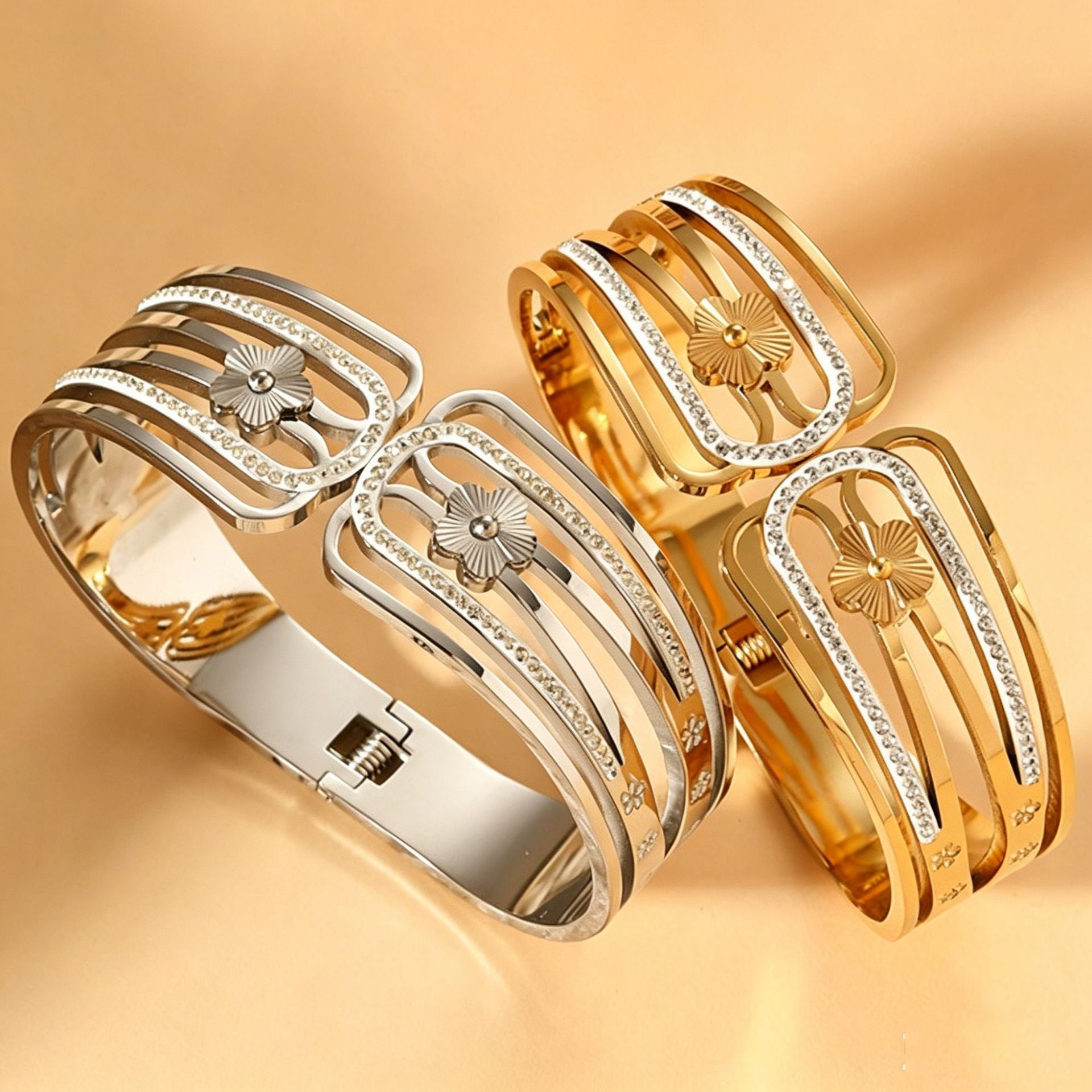 Luxurious Flowers Waterproof Non Tarnish Titanium Steel Bangle For Women With Electroplated Gold Plating