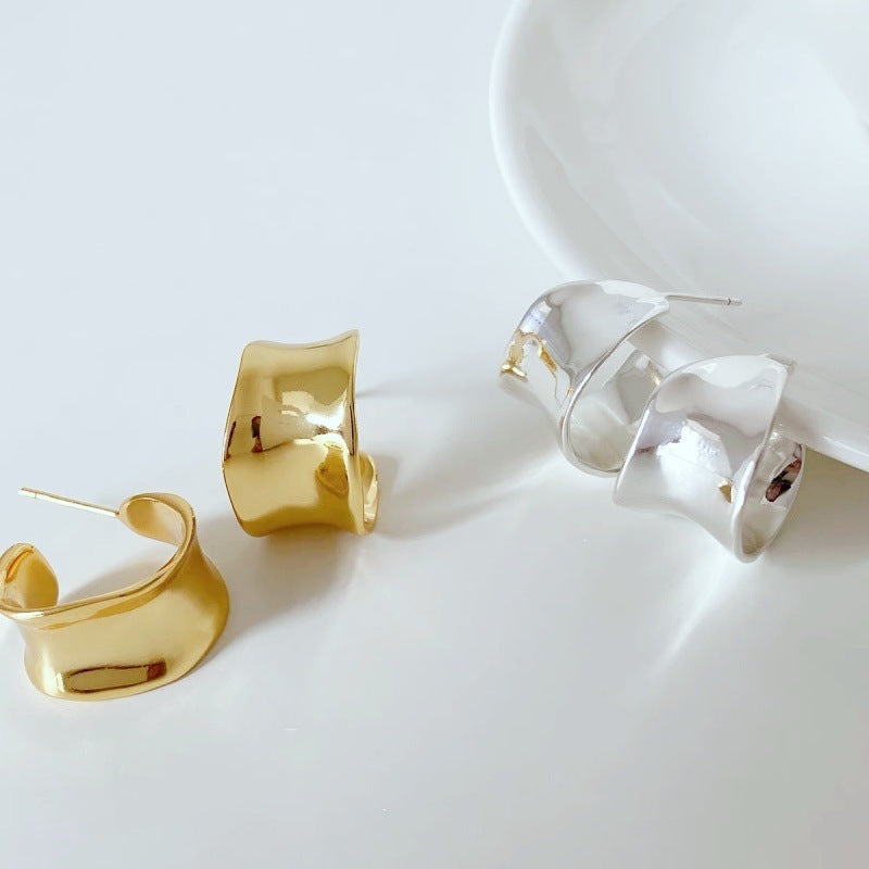 Asymmetrical C Shape Hoop Earrings For Women In Gold Alloy
