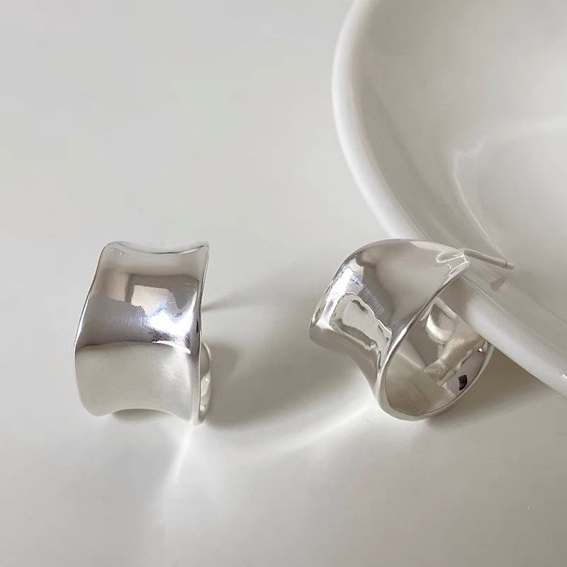 Asymmetrical C Shape Hoop Earrings For Women In Gold Alloy
