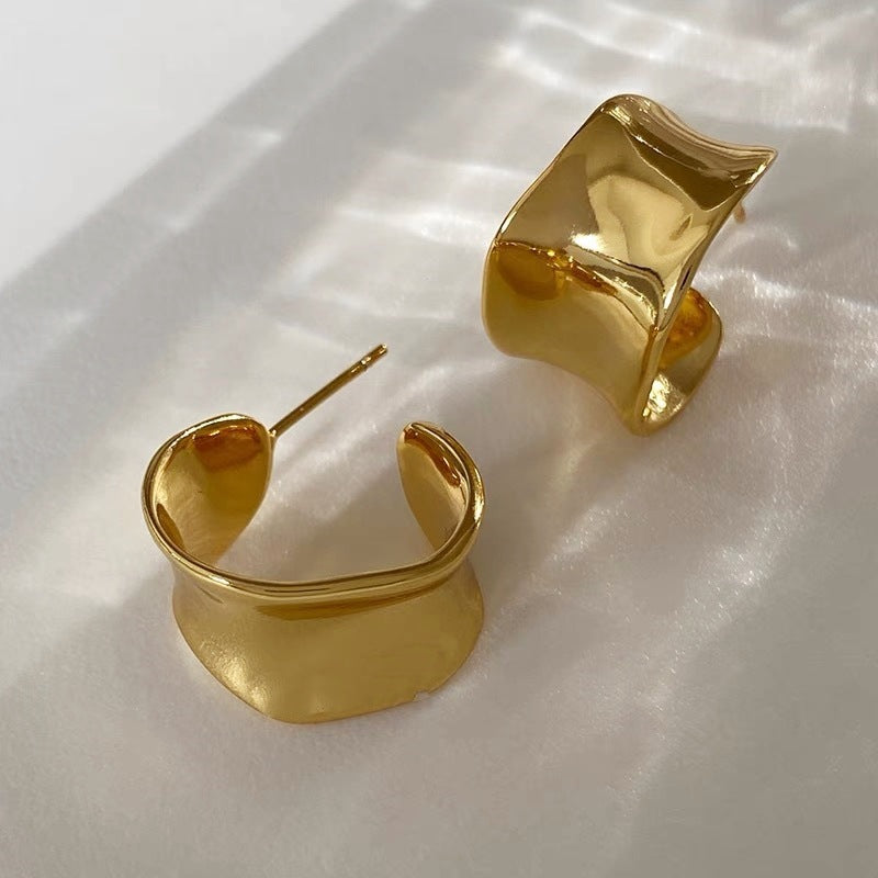 Asymmetrical C Shape Hoop Earrings For Women In Gold Alloy