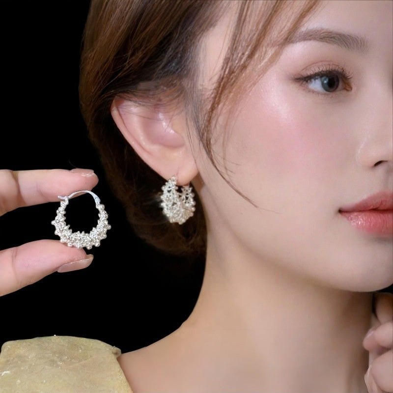 Cute Heart Shape Clip Earrings For Women In Gold Alloy With Electroplated Gold Plating