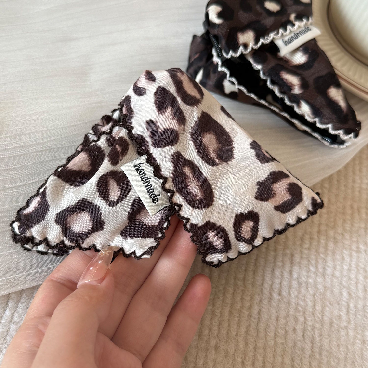 Leopard Print New Style Hair Claws For Women In Cloth Material, Perfect For  Spring And Summer