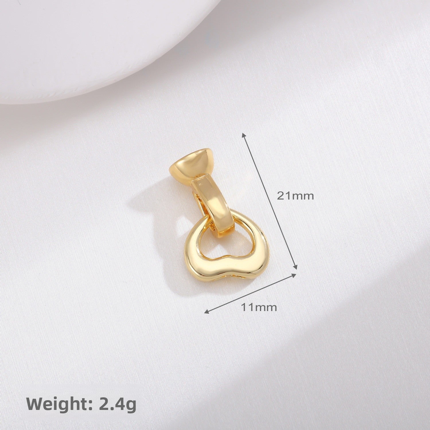 Heart Shape Jewelry Buckle With Heart Clasp Closure, Copper Material Electroplated And 18K Real Gold Plated