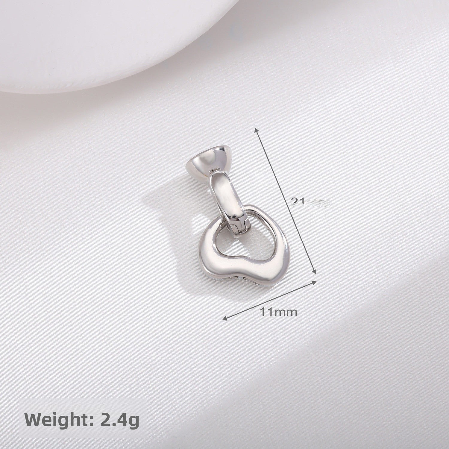 Heart Shape Jewelry Buckle With Heart Clasp Closure, Copper Material Electroplated And 18K Real Gold Plated