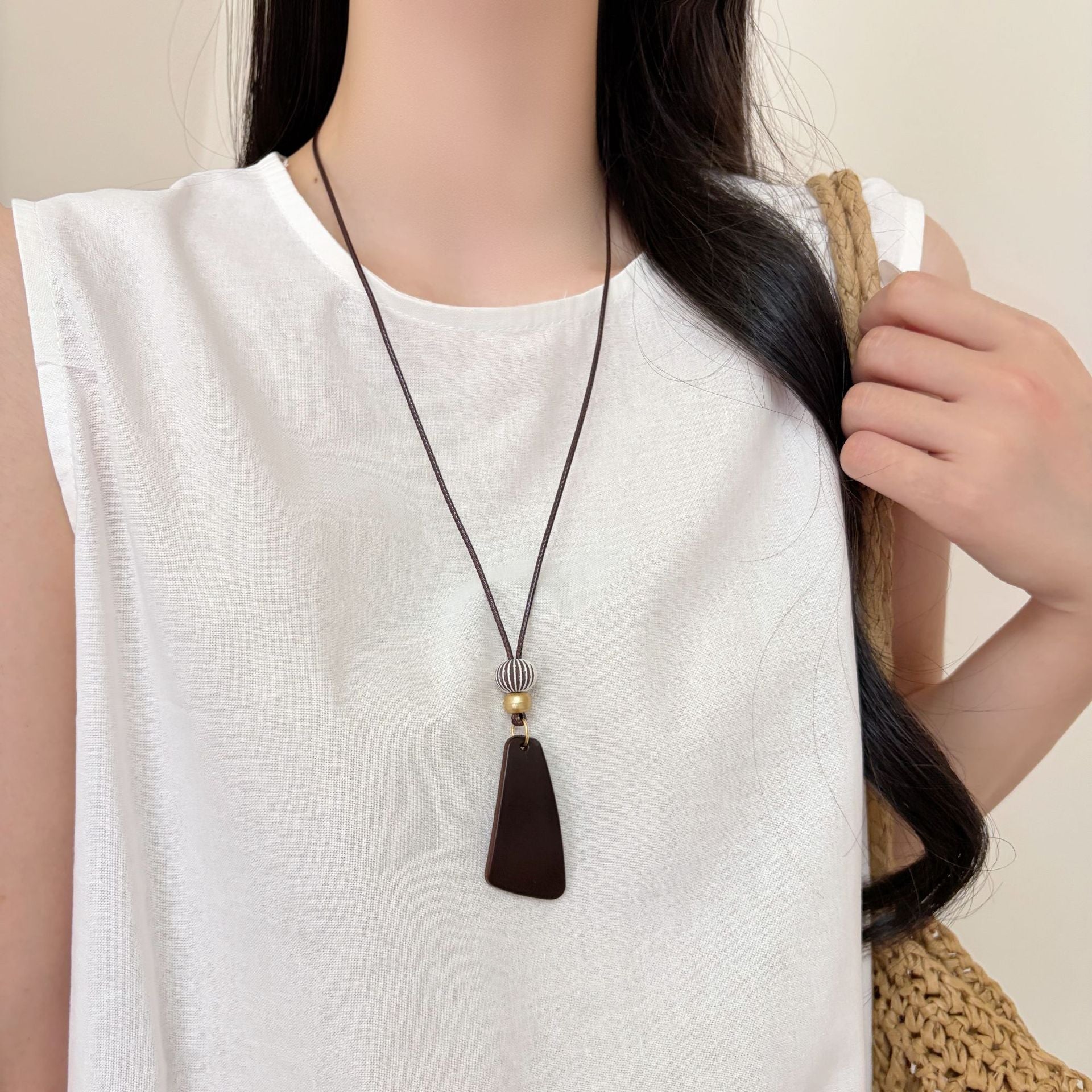 Ethnic Style Irregular Brown Pendant Necklace For Women With Leather Rope Chain And Resin Pendant