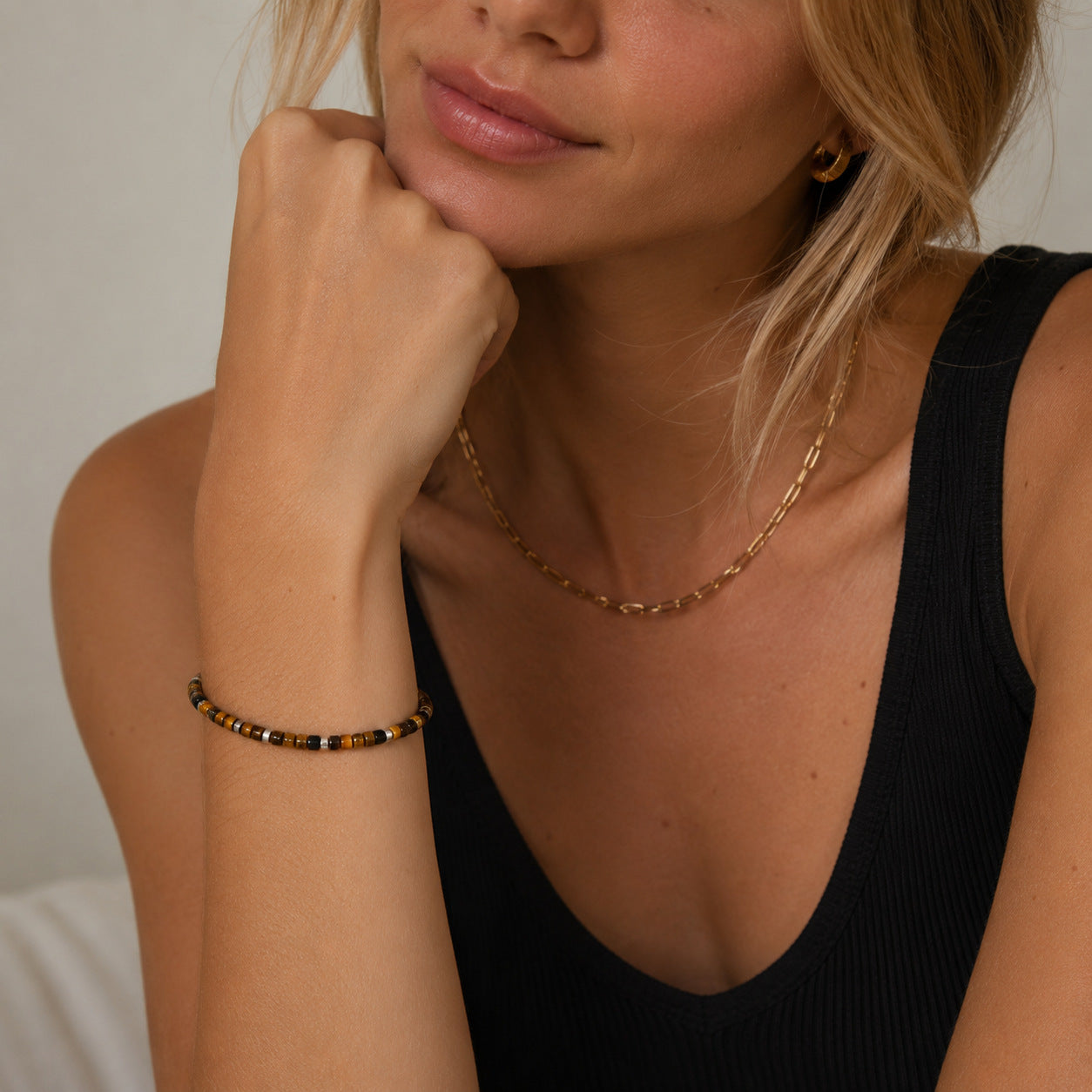 Handmade Geometric Natural Stone Bracelet For Women In Dyed Black Featuring Simple Style Design
