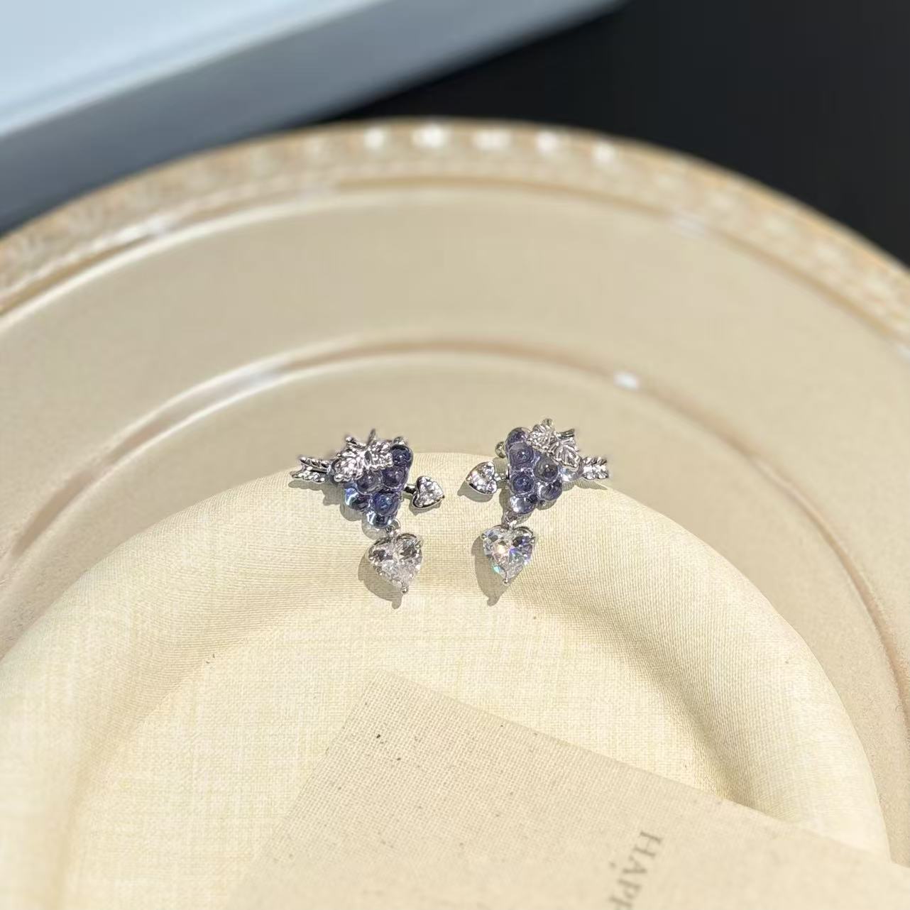 Grape Clip Earrings For Women In New Style With Copper Ear Pins, Featuring Elegant Purple Color