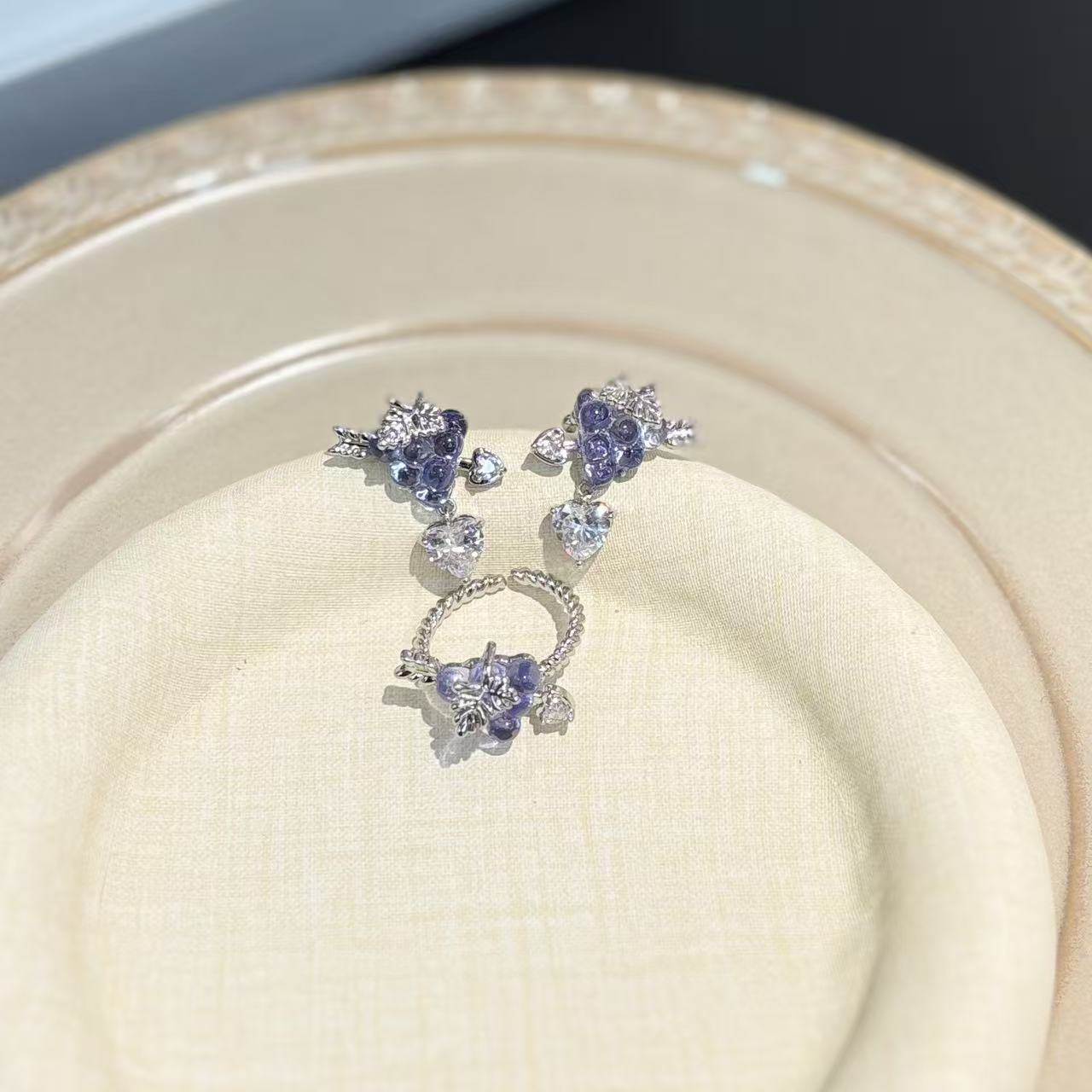 Grape Clip Earrings For Women In New Style With Copper Ear Pins, Featuring Elegant Purple Color