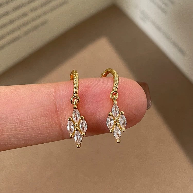 Heart Shape Gold Ear Hook Earrings For Women With 925 Sterling Silver Ear Pins And Rhinestone Inlay, Zinc Alloy