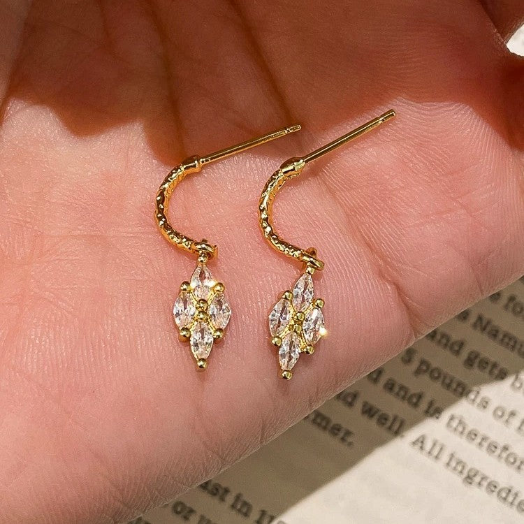 Heart Shape Gold Ear Hook Earrings For Women With 925 Sterling Silver Ear Pins And Rhinestone Inlay, Zinc Alloy