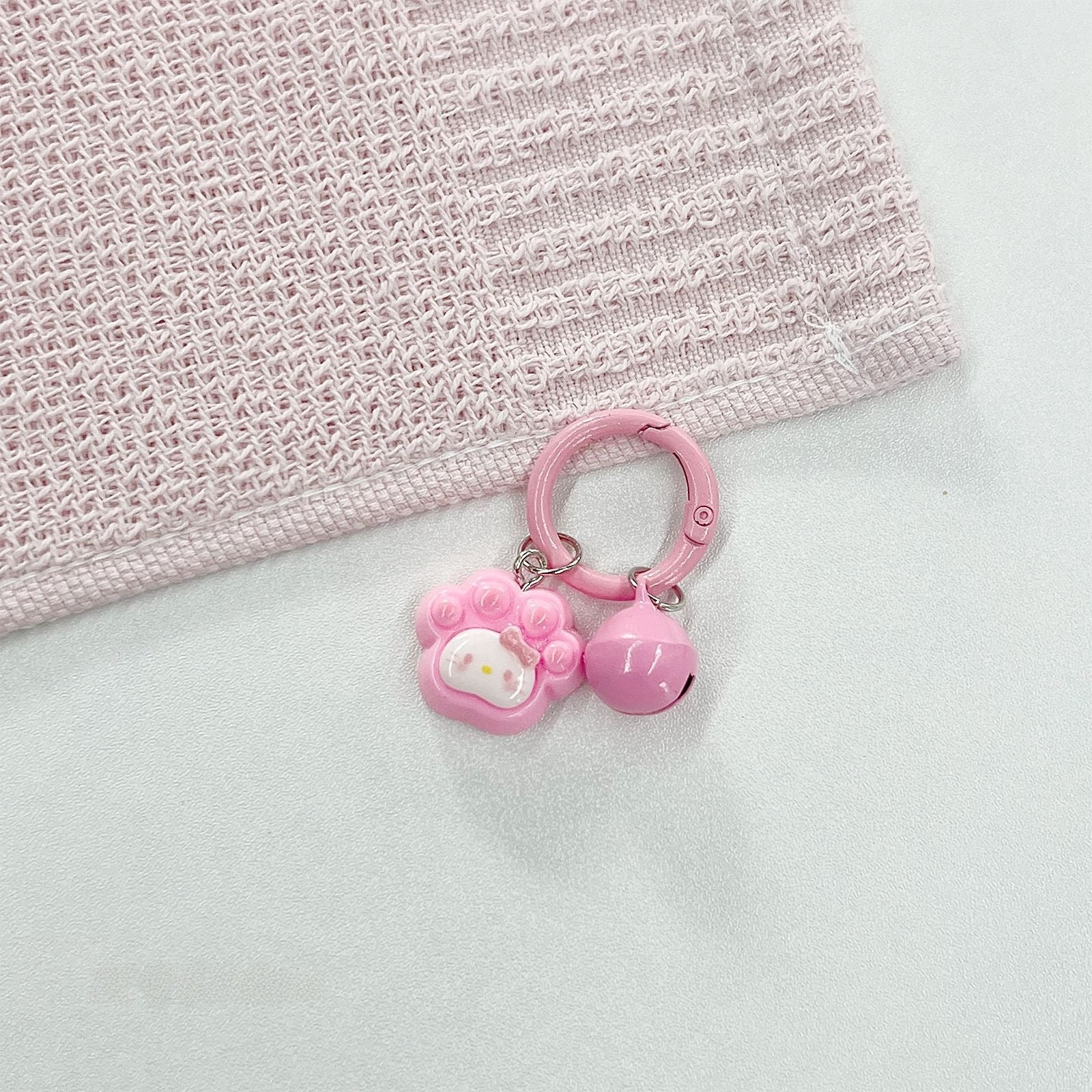 Natural Pink Enamel Cat Key Chain Featuring Cute Style And Durable Plastic Material, Perfect For Spring Accessories