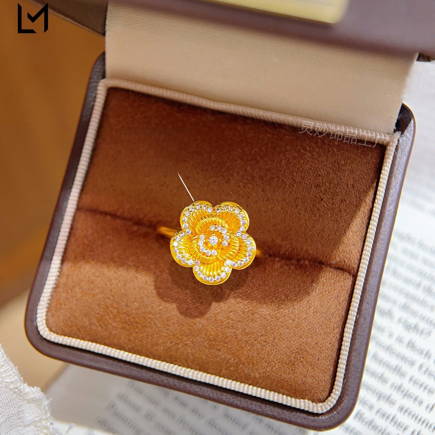 Brushed Flowers Necklace For Women With Copper Pendant Material And Golden Plated Finish Featuring Zircon Inlay