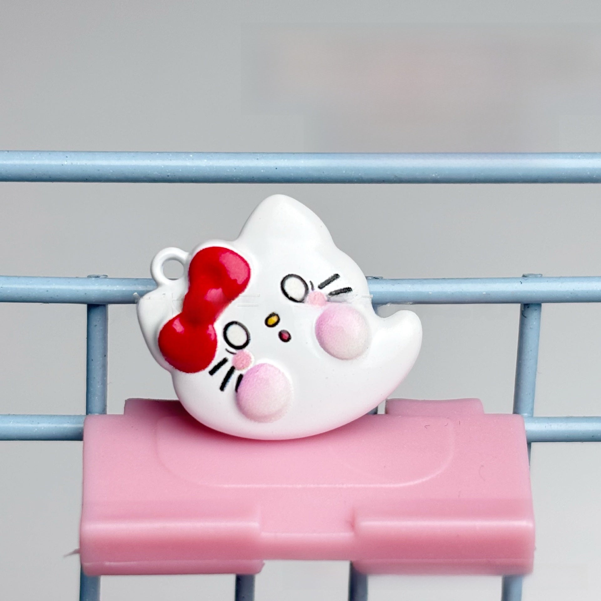 Cartoon Style Cat Alloy Pendant With Stoving Varnish, Halloween Jewelry Accessories
