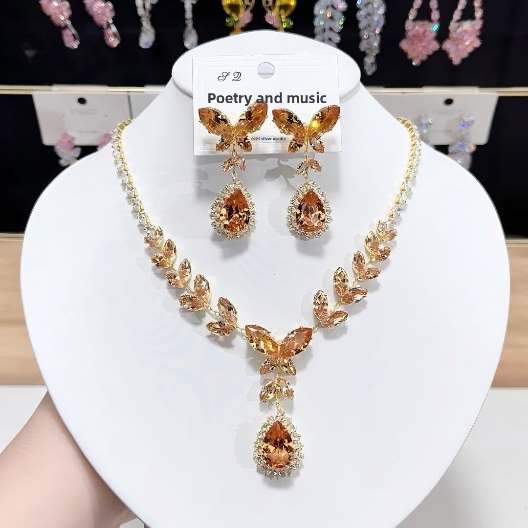 Luxurious Grain Pattern Necklace For Women In Champagne Color With Artificial Crystal And Zircon Inlay, Copper Alloy Pendant Material