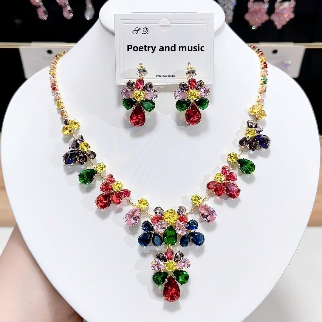 Luxurious Heart Shape Necklace For Women With Artificial Crystal And Zircon Inlay, Featuring Copper Alloy Pendant
