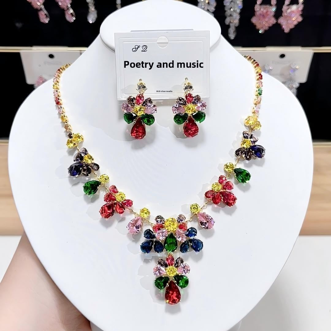 Luxurious Heart Shape Necklace For Women With Artificial Crystal And Zircon Inlay, Featuring Copper Alloy Pendant
