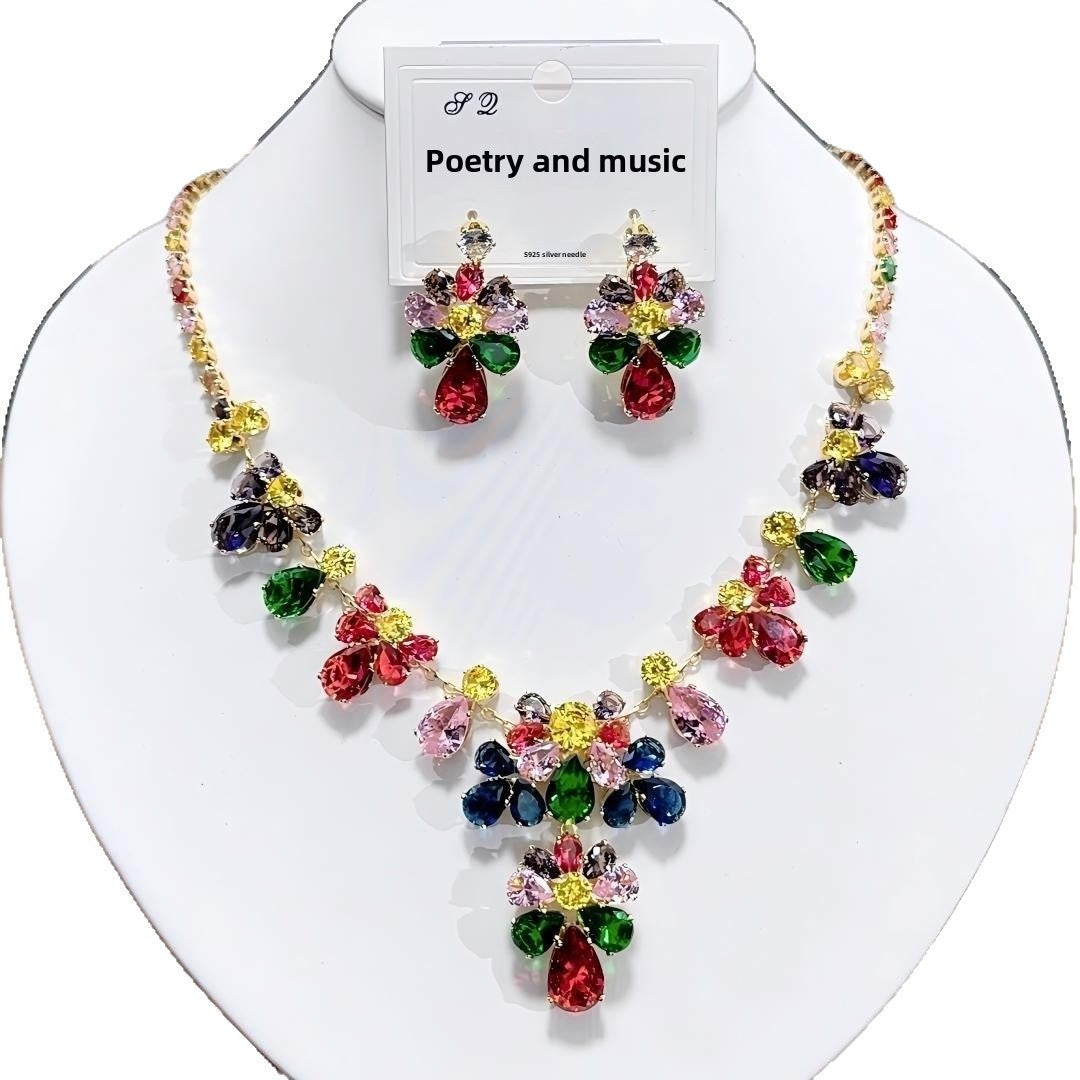 Luxurious Heart Shape Necklace For Women With Artificial Crystal And Zircon Inlay, Featuring Copper Alloy Pendant