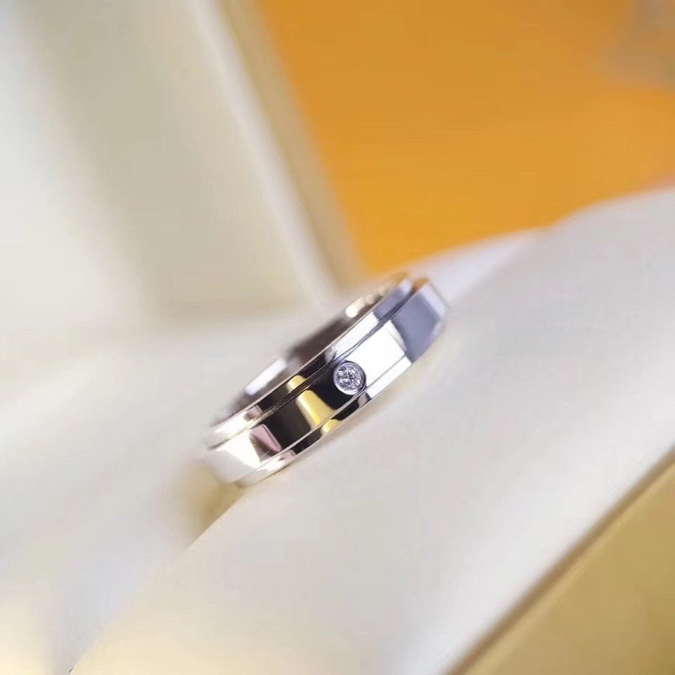 New Style Oval Rotatable Ring For Unisex In Silver Featuring 18K Real Gold Plated V Gold Material