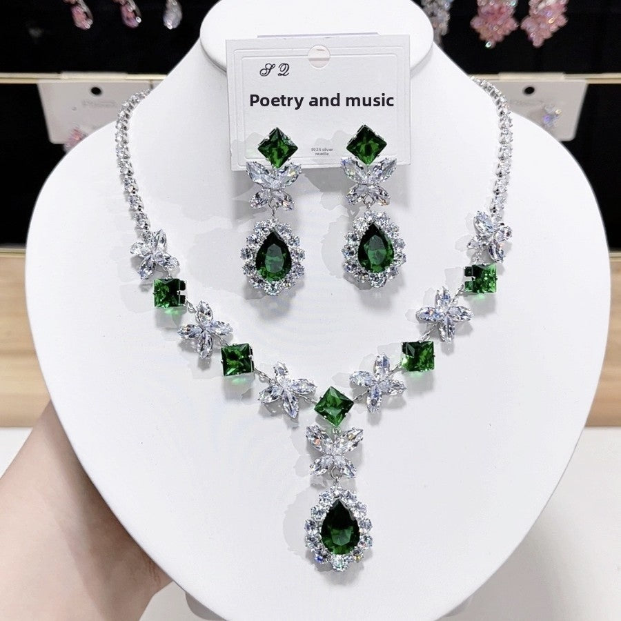 Oval Green Artificial Crystal Necklace With Zircon Inlay, Electroplated Copper Alloy Pendant For Women