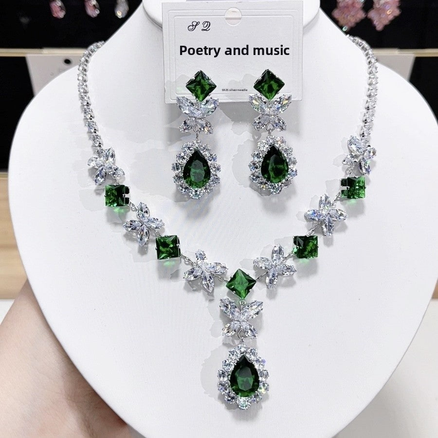 Oval Green Artificial Crystal Necklace With Zircon Inlay, Electroplated Copper Alloy Pendant For Women