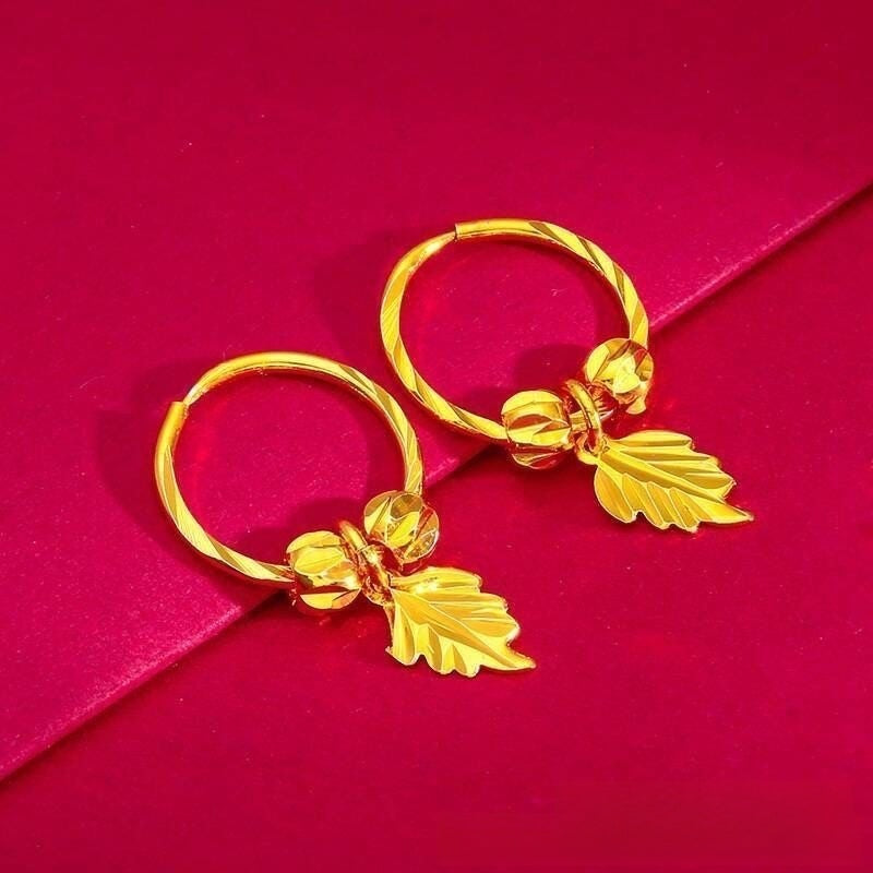 Maple Leaf Earrings For Women In Gold Featuring Zinc Alloy Ear Studs With Sweet Style