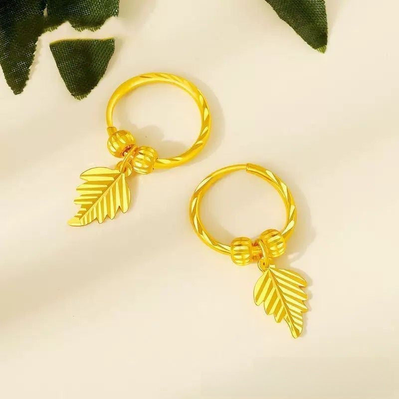 Maple Leaf Earrings For Women In Gold Featuring Zinc Alloy Ear Studs With Sweet Style