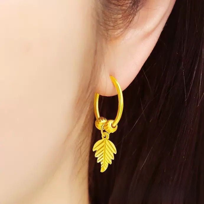 Maple Leaf Earrings For Women In Gold Featuring Zinc Alloy Ear Studs With Sweet Style