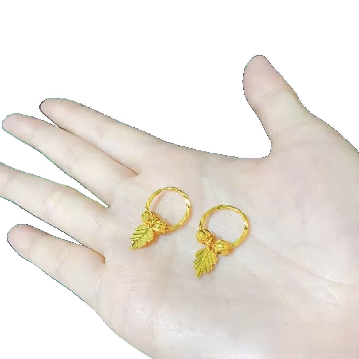 Maple Leaf Earrings For Women In Gold Featuring Zinc Alloy Ear Studs With Sweet Style