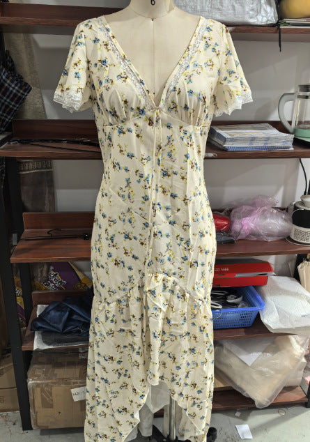 Elegant Short Sleeve Deep V Neck Trumpet Dress For Date Featuring Polyester Fabric