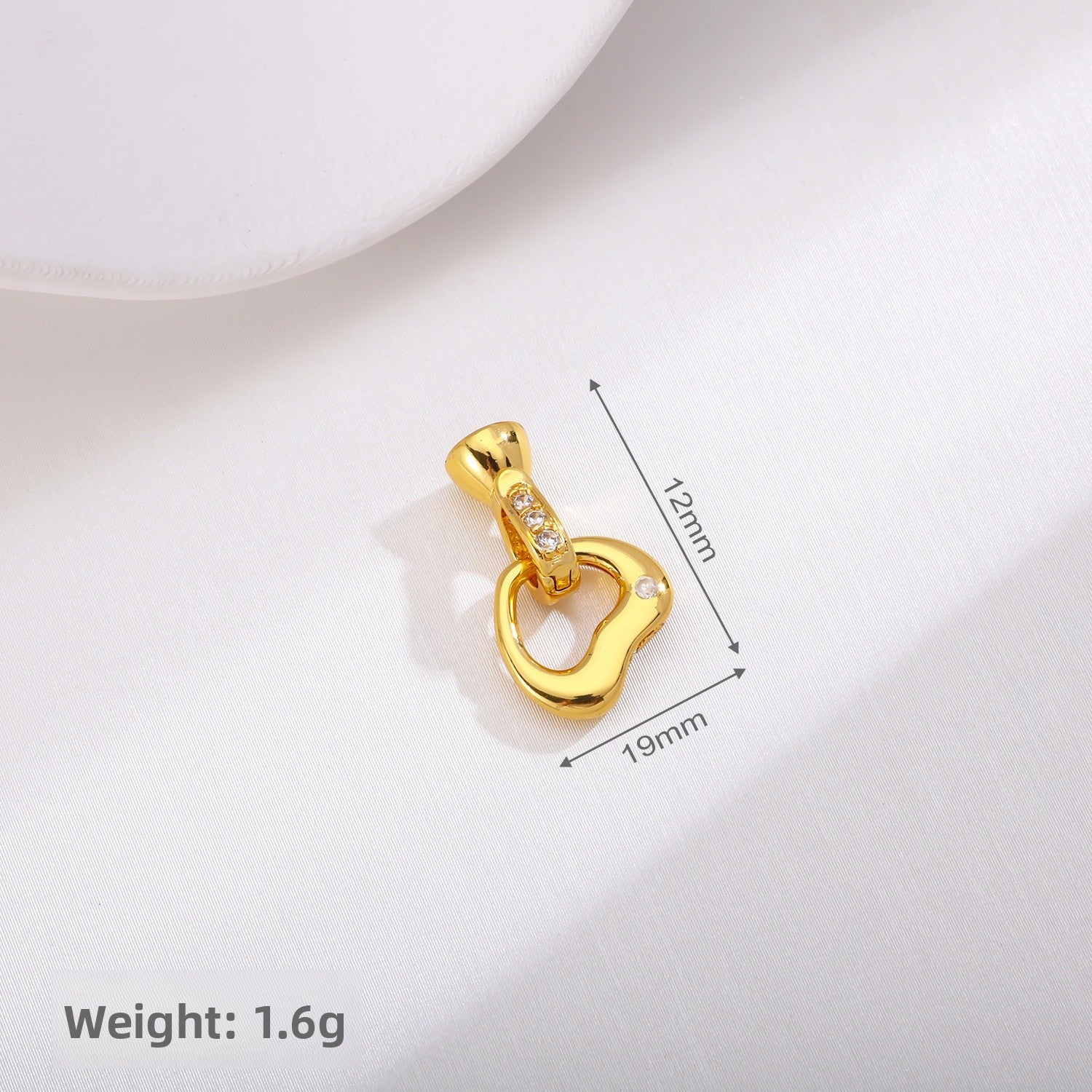 Copper Jewelry Buckle With Heart Clasp Closure, Electroplated And 18K Real Gold Plated Heart Shape In Gold